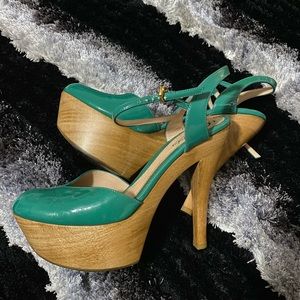 Gucci platforms size 7. 4 inch
